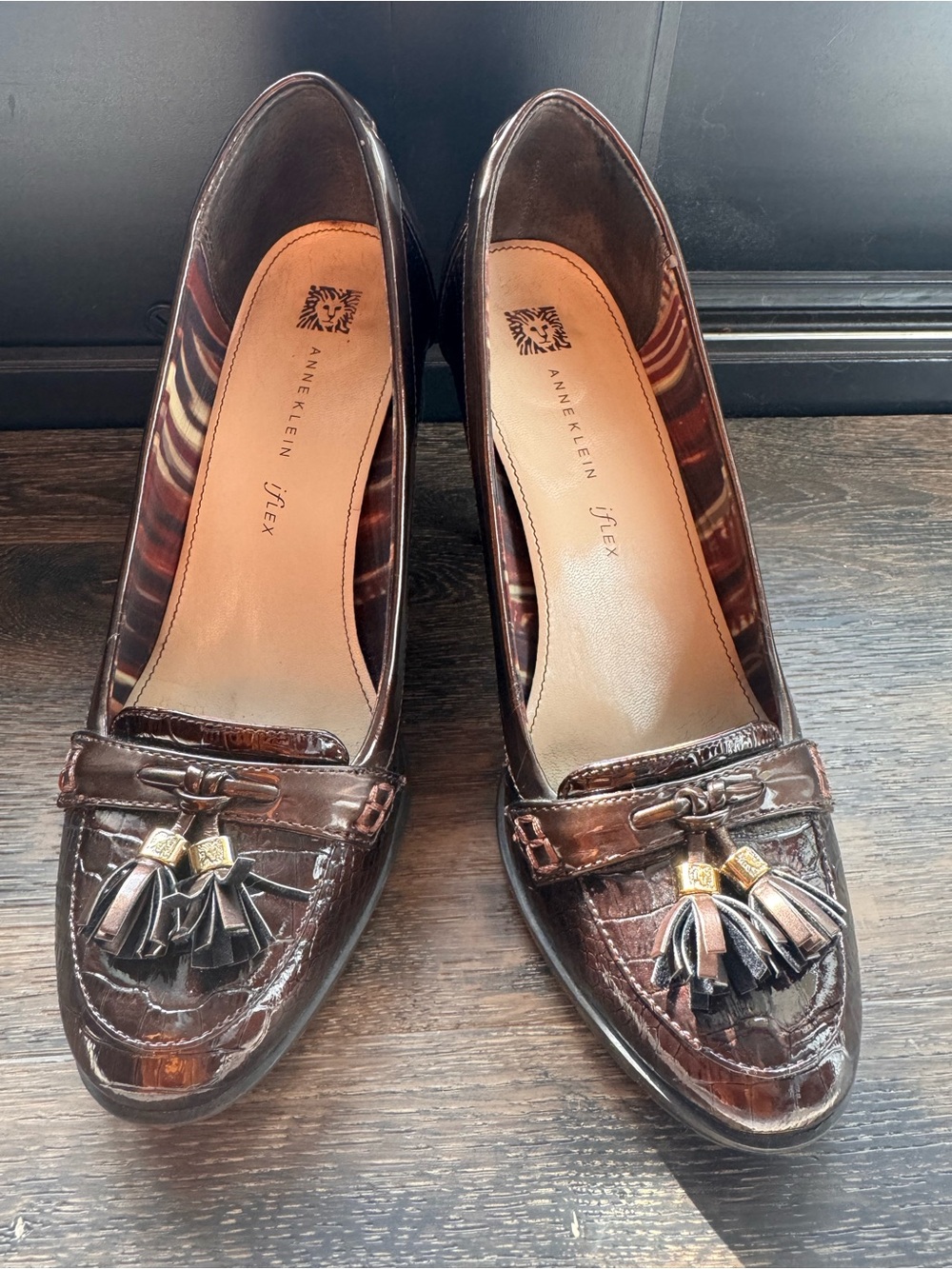 Anne Klein Brown Croc-Effect Tassel Pumps